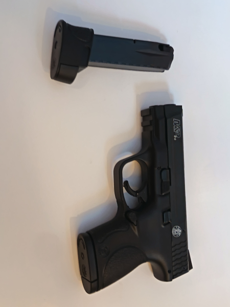 Smith & Wesson M&P9c 9 mm P.A.K. mit 2 Magazinen & Holster – Bild 2