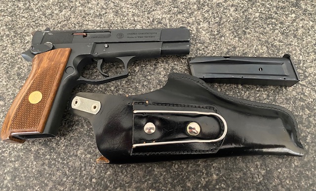 Browning Umarex GPDA 8 mit Metallmagazin Lederholster – Bild 2