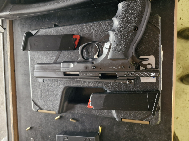 CZ 75 .22 Kadet Magazin – Bild 3