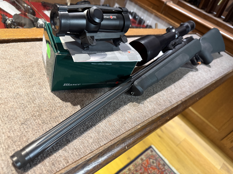 Rep.Büchse Blaser R8 Kal.9,3x62 mit Zeiss ZF mit Blaser Hitpoint mit Gewinde – Bild 3