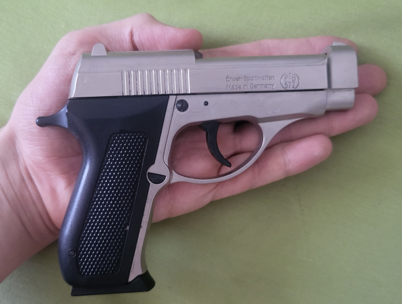 IWG Amazone 9mm P.A.K., sehr kompakte Beretta-inspirierte Taschenpistole – Bild 4