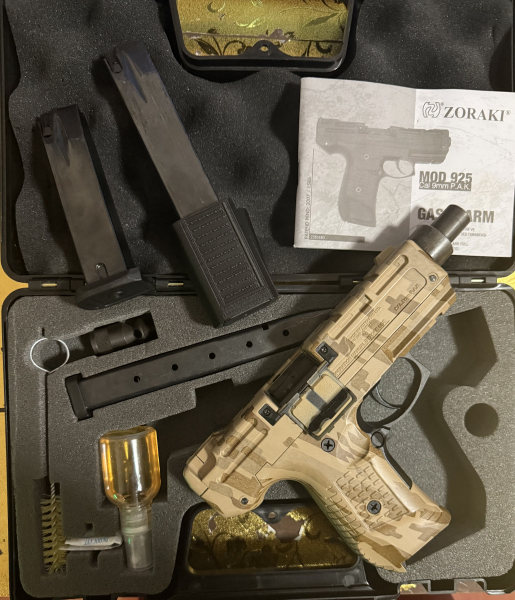 Zoraki 925 Camouflage 9mm pak. Wie neu aus Vitrinen Sammlung selbstgedrehter Uzi Adapter – Bild 2