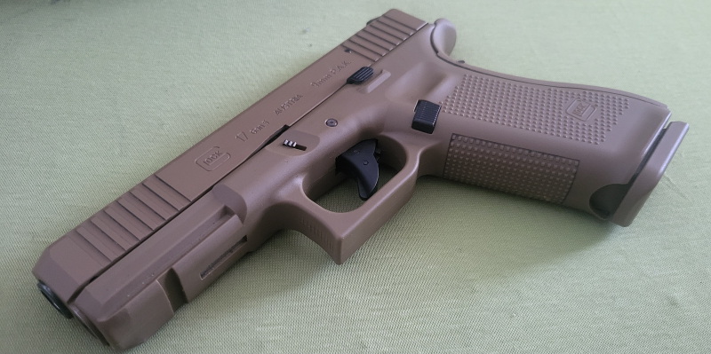 Glock 17 Gen 5 Stahlverschluss Set mit viel Zubehör – Bild 2