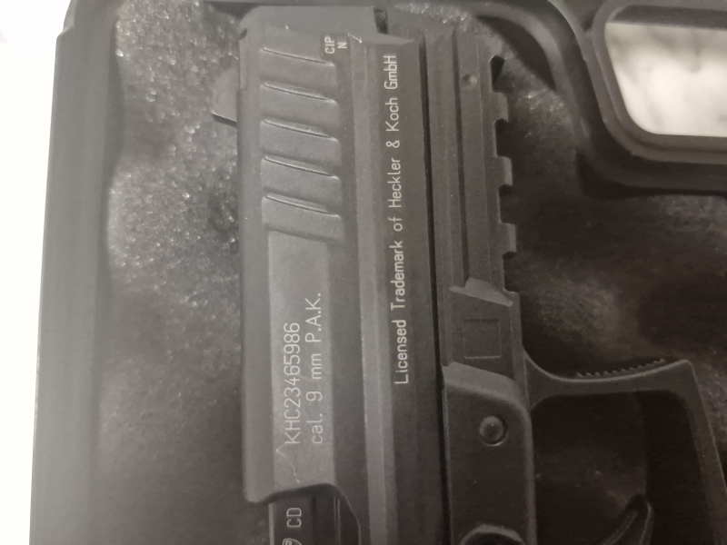 HK P30 (Umarex) Schreckschusspistole 9mm P.A.K + 2 Magazine + Abschussbecher + Original Koffer und A – Bild 6