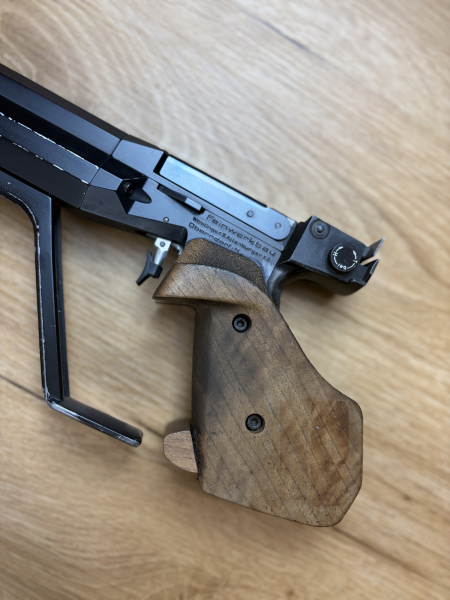 Pistole Feinwerkbau Mod. 100 Kal. 4,5/.177 ++ SEHR GUTER ZUSTAND ++ – Bild 2