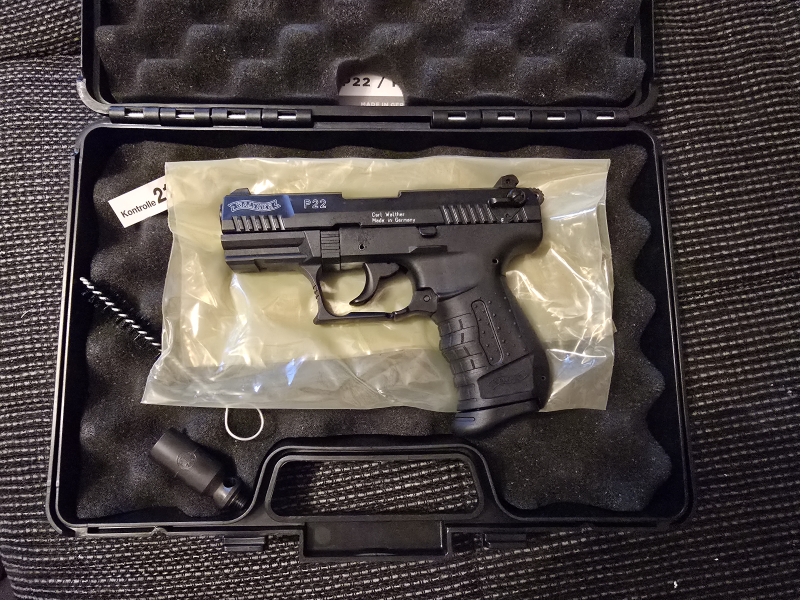 Walther P22 Classic Blk mit Paddle Holster – Bild 2