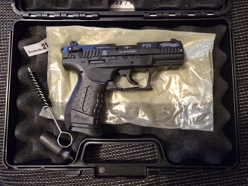 Walther P22 Classic Blk mit Paddle Holster – Bild 3