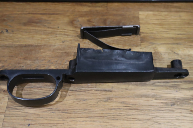 Magazinkasten K 98 mit Feder und Zubringer – Bild 2