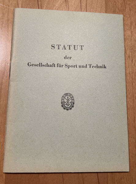 Statut der Gesellschaft f. Sport und Technik DDR – снимка 1