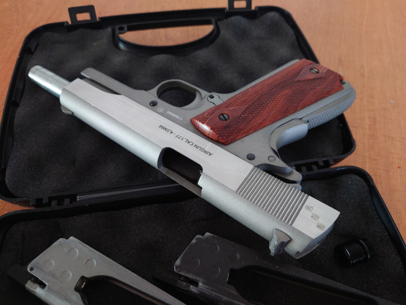 SWISS ARMS 1911 Seventies Stainless 4.5mm BB CO2 (inkl. 2 Magazine) wenig benutzt – Bild 3