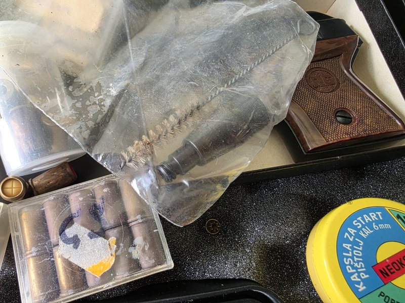Konvolut / Set: Weihrauch(9mm R) & Röhm RG 3 (6mm) im Koffer mit Munition – Bild 5