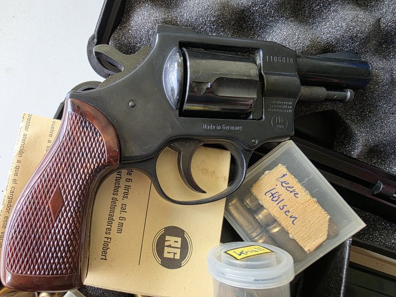 Konvolut / Set: Weihrauch(9mm R) & Röhm RG 3 (6mm) im Koffer mit Munition – Bild 2