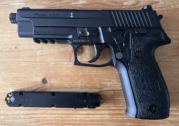 Sig Sauer P226 CO2-Luftpistole 4,5mm Diabolo (Vollmetall / Blowback) – Bild 2