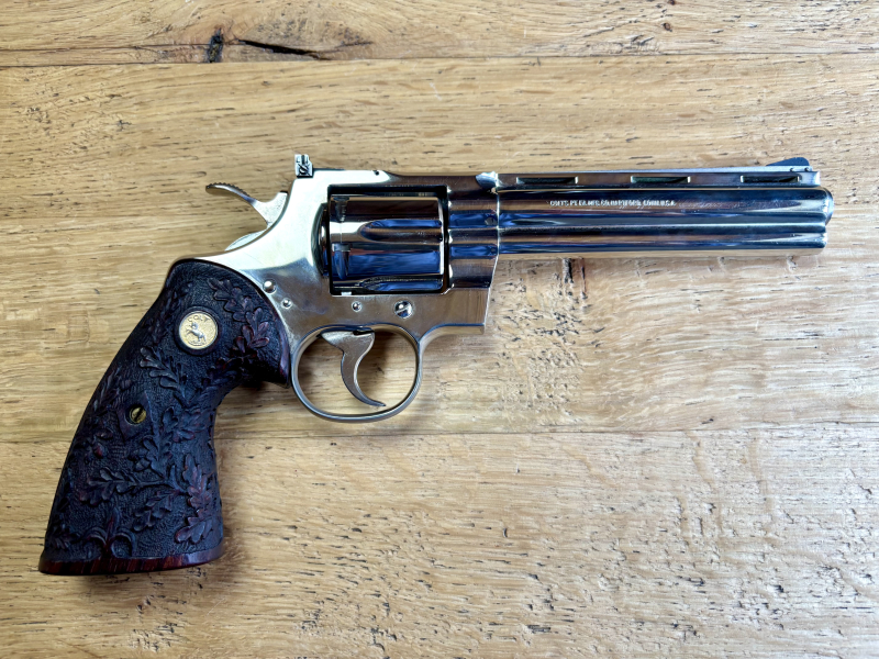 Revolver Colt Python .357Mag. vernickelt mit gesvchn. Griffschalen – Bild 4