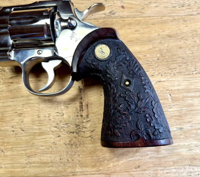 Revolver Colt Python .357Mag. vernickelt mit gesvchn. Griffschalen – Bild 2