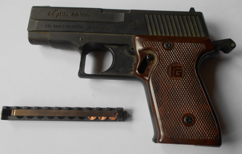 alte Schreckschuss Pistole Röhm RG 300 Cal. 6mm Platz Flobert Sammlerstück – Bild 1