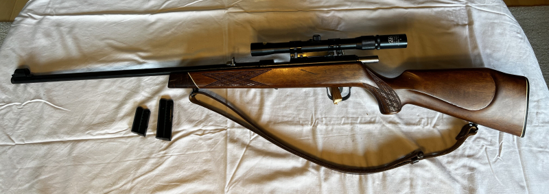 Jagdvoere Vörenbach Cal .22 mit Zielfernrohr – Bild 1