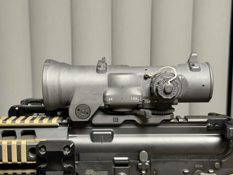 SIG 516 Patrol mit Elcan Specter und Schalldämpfer – Bild 3