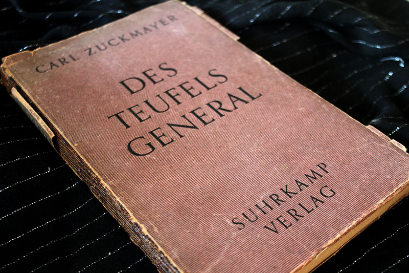 Des Teufels General - Carl Zuckmayer Buch aus 1947 – Bild 1