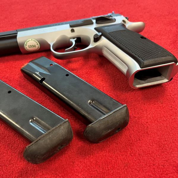 Tanfoglio Ultra - 9mm Luger - Halbautomatische Pistole | 2x Magazin, 2x Wechselgriffschalen + Koffer – Bild 4