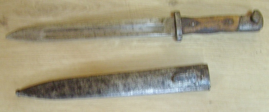 Unbekanntes Bajonett mit Stahlscheide – Bild 2