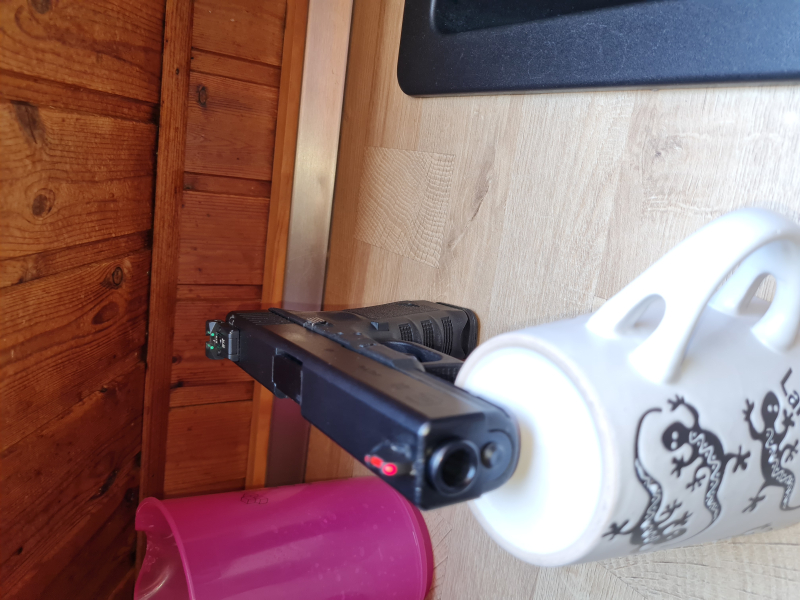 Glock 22 Gen 3 – slika 1