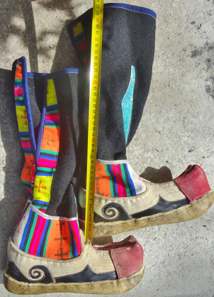 Orig. antike farbenfreudige tibetanische Stiefel – Bild 1
