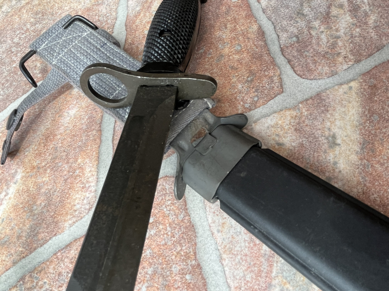 Colt US M7 Bajonett Bayonet mit Scheide M8A1 FN M16A1 M4A1 XM177 AR15 Stanag Nato – Bild 4