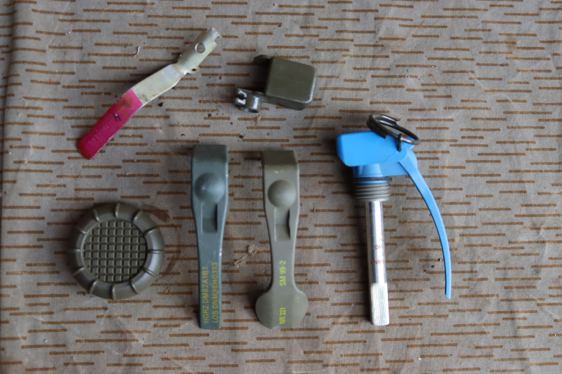 Handgranate Zünder Konvolut – Bild 1