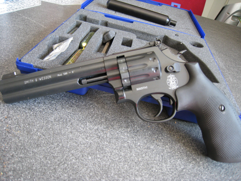 Co2 Revolver Smith & Wesson 586 - 6 Zoll brüniert 4,5 mm,wie Neu,viel Zubehör! – Bild 2