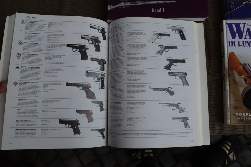 4x Waffenbücher Konvolut Infanteriewaffen 1. + 2. Weltkrieg Waffen Digest – Bild 4