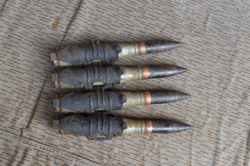 4x 23mm Exerzierpatronen gegurtet Shilka Flak – Bild 2