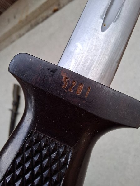 NVA KM66, 500 V, 2. Modell, Nr. 5201, Top Zustand, DDR Kampfmesser Bajonett, Solingen, SG84/98 – Bild 4