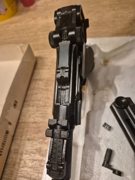 Kaiserliche Ari – Luger P 08 Parabellum 1:1 Modell – Bild 6