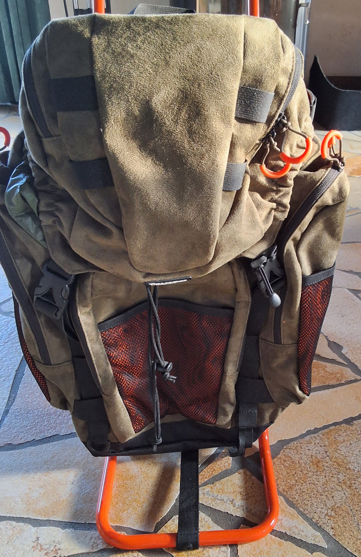 Fauna Björnen EVO 40 Pro Sitzrucksack Rucksack mit Lehne – Bild 2