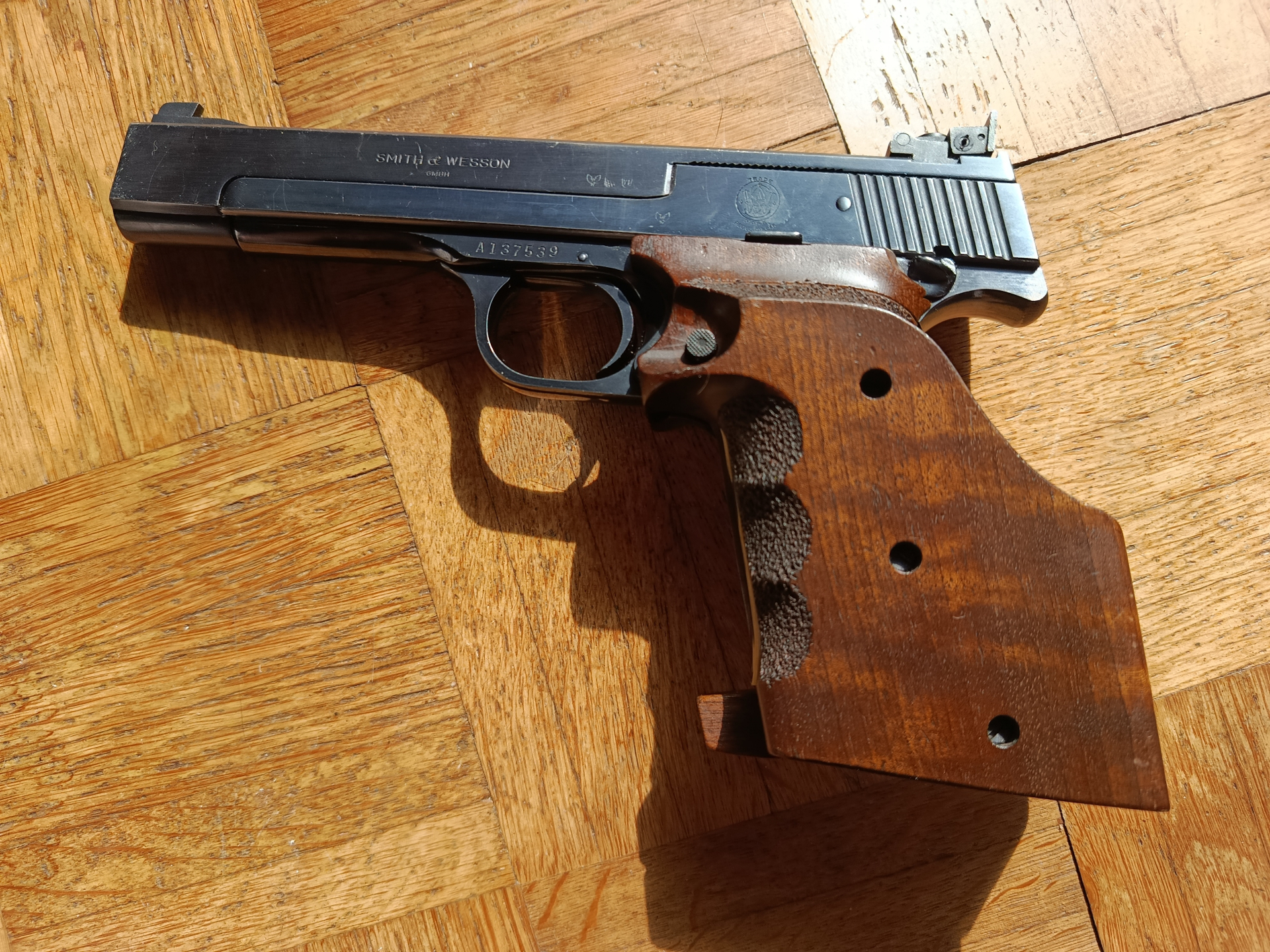 Smith & Wesson Modell 41 – Bild 2