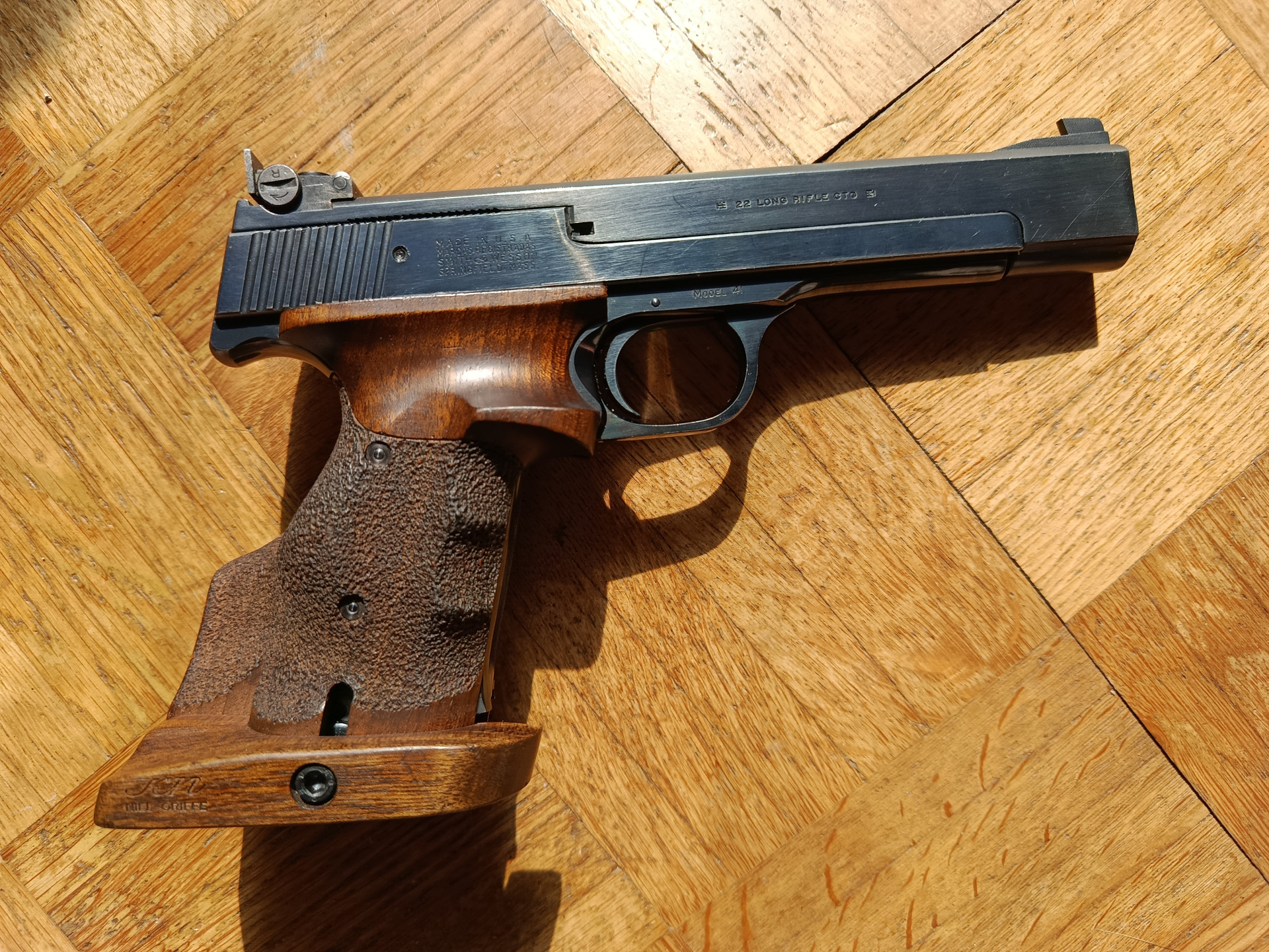Smith & Wesson Modell 41 – Bild 1