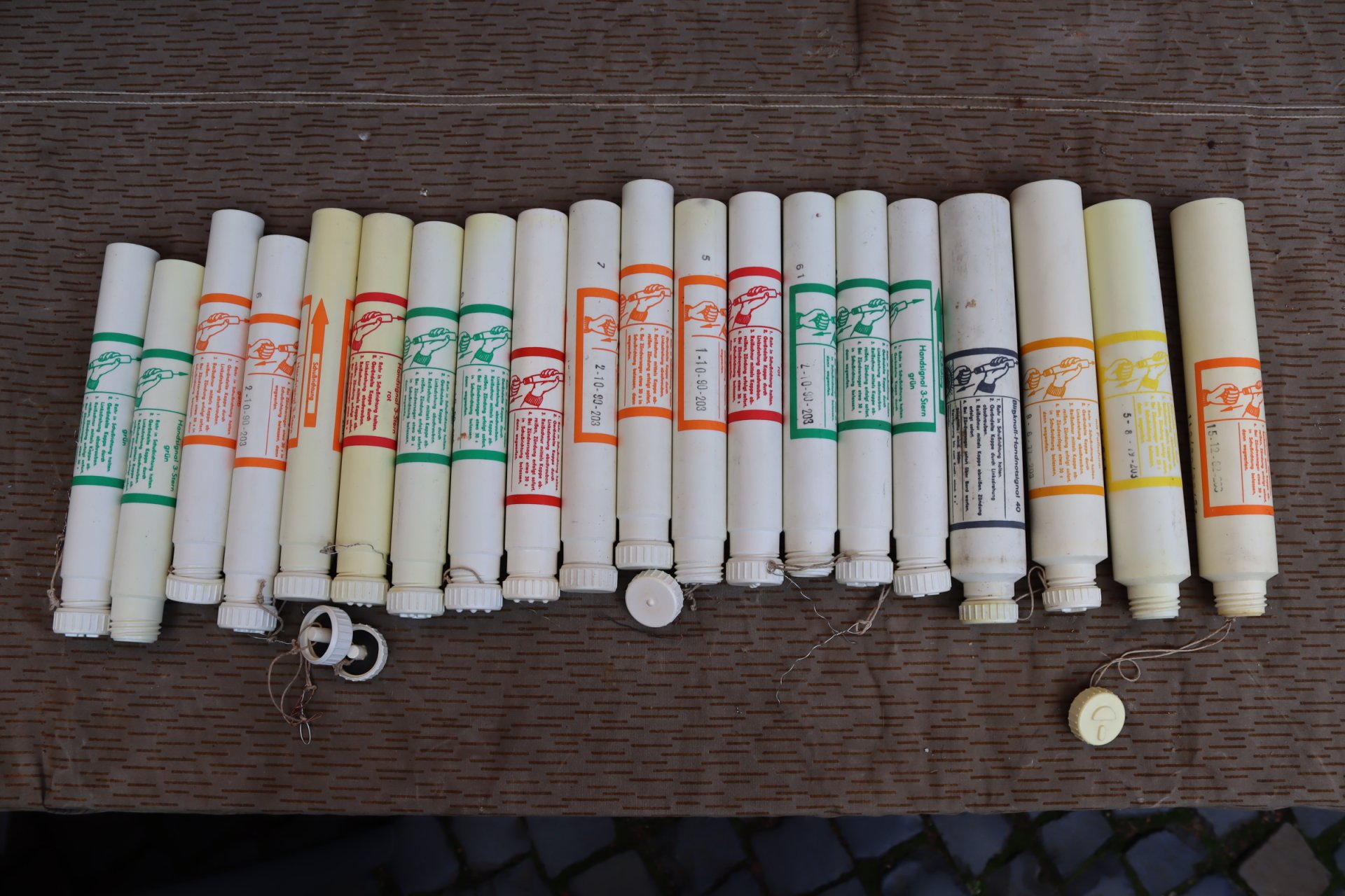 Konvolut Handsignalpatronen NVA Leuchtmunition Signalmunition – Bild 1