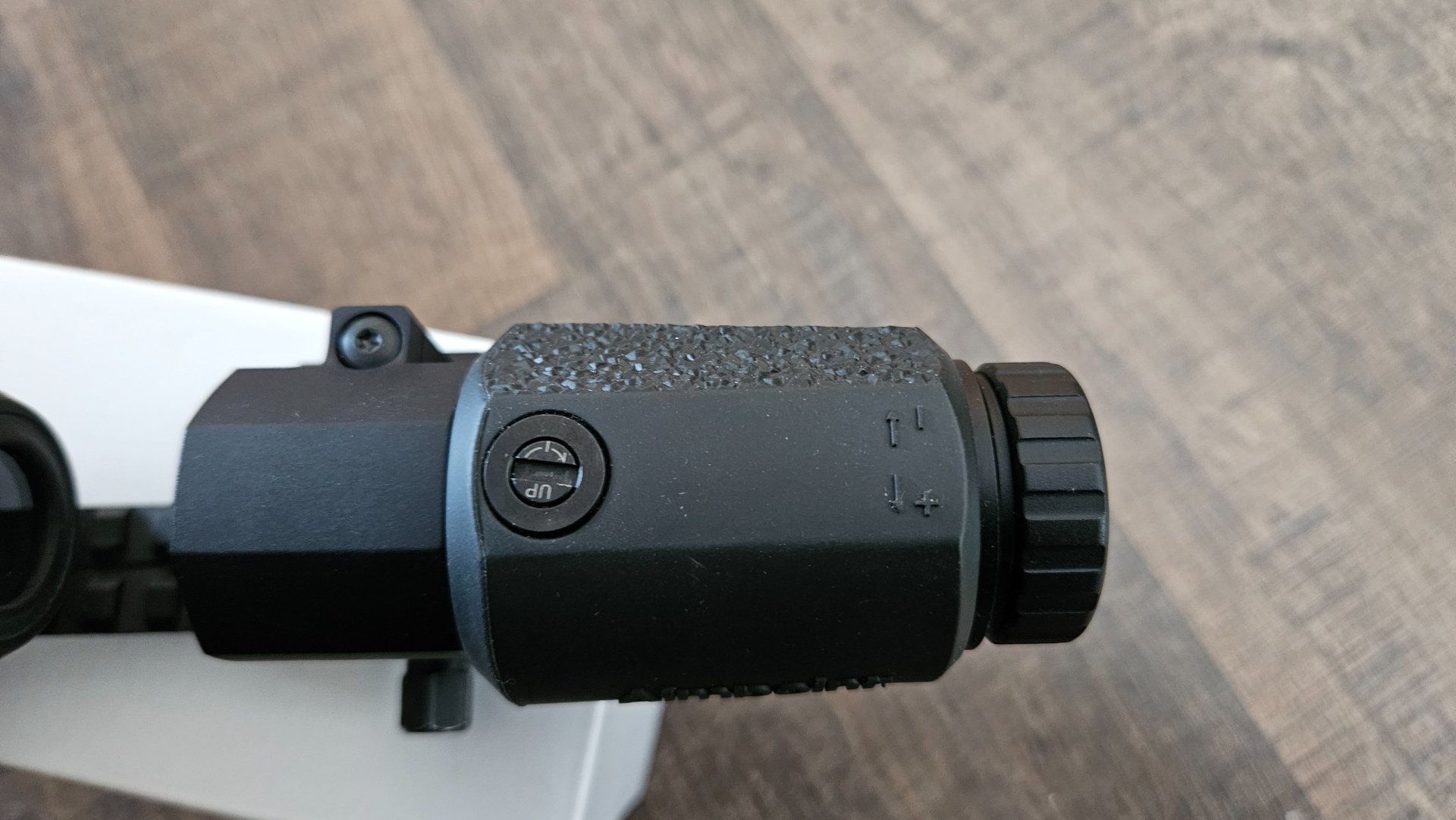 Aimpoint Magnifier 3x inkl. Flip-Mount – 2. kép
