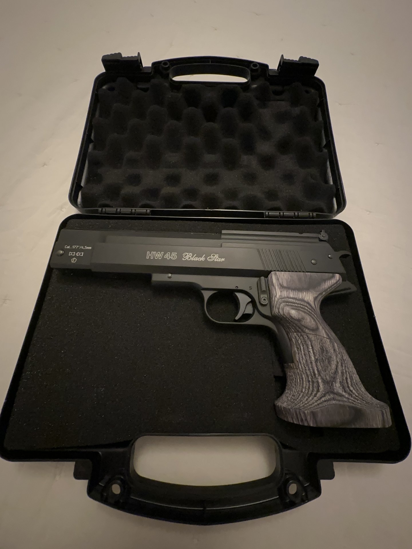 Weihrauch HW 45 Blackstar . Kaliber 4,5 . – Bild 2