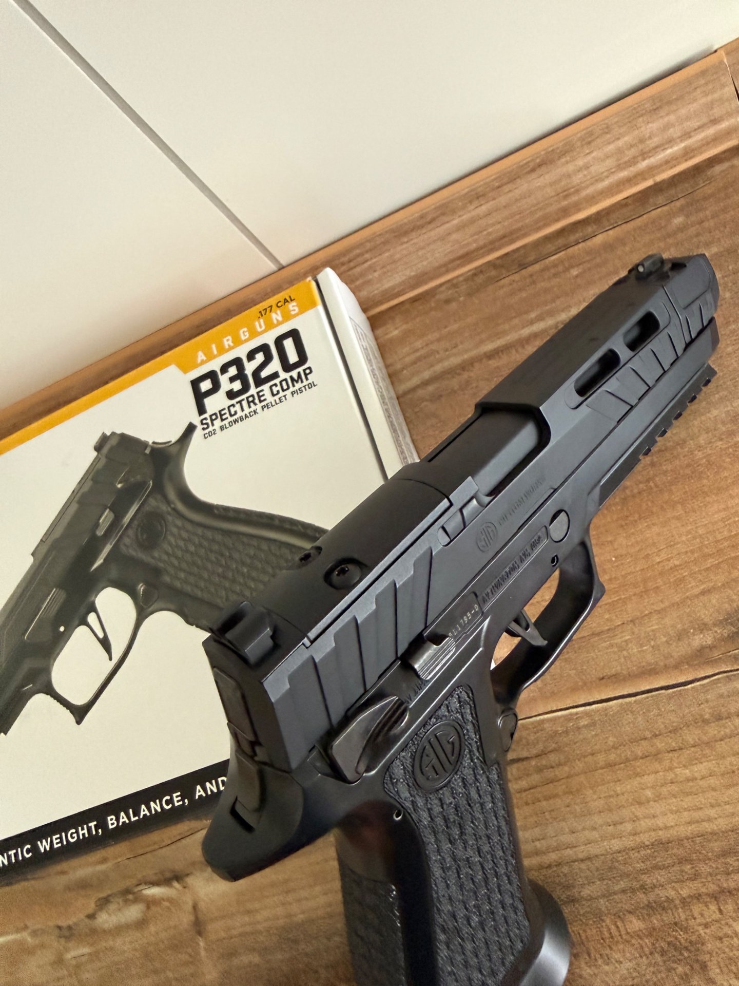 SIG SAUER P320 SPECTRE Comp Blackout Co2-Pistole 4,5 mm Diabolo Blowback – Bild 3