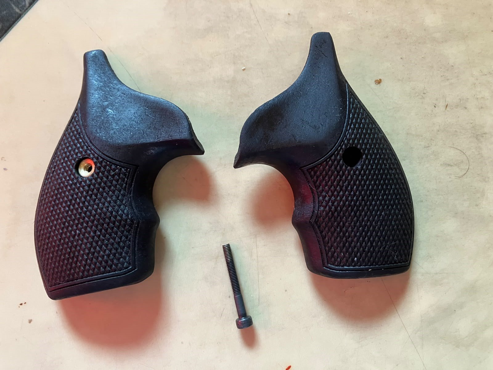 2 x 2 U.S.A HOLZGRIFFE für ERMA 66 + STEEL SCORPION – Bild 2
