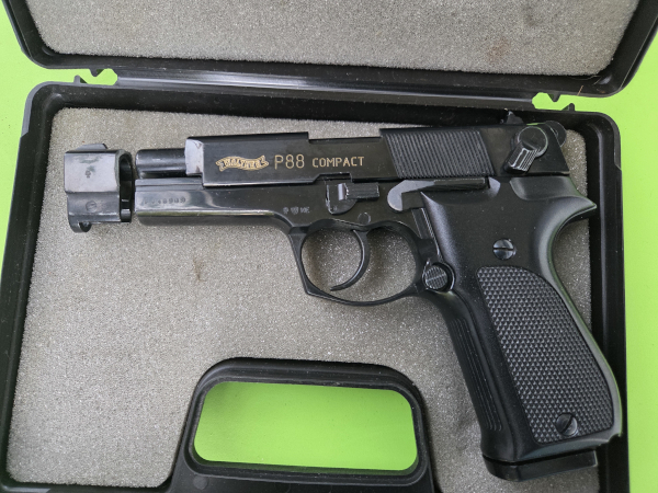 Walther P 88 DEFEKT! Ca. 9mm PAK – Bild 1