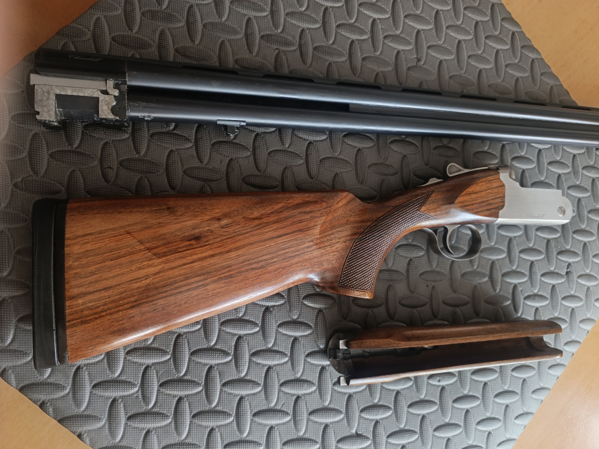 Akkar Churchill 206 Hunting BDF – Bild 2