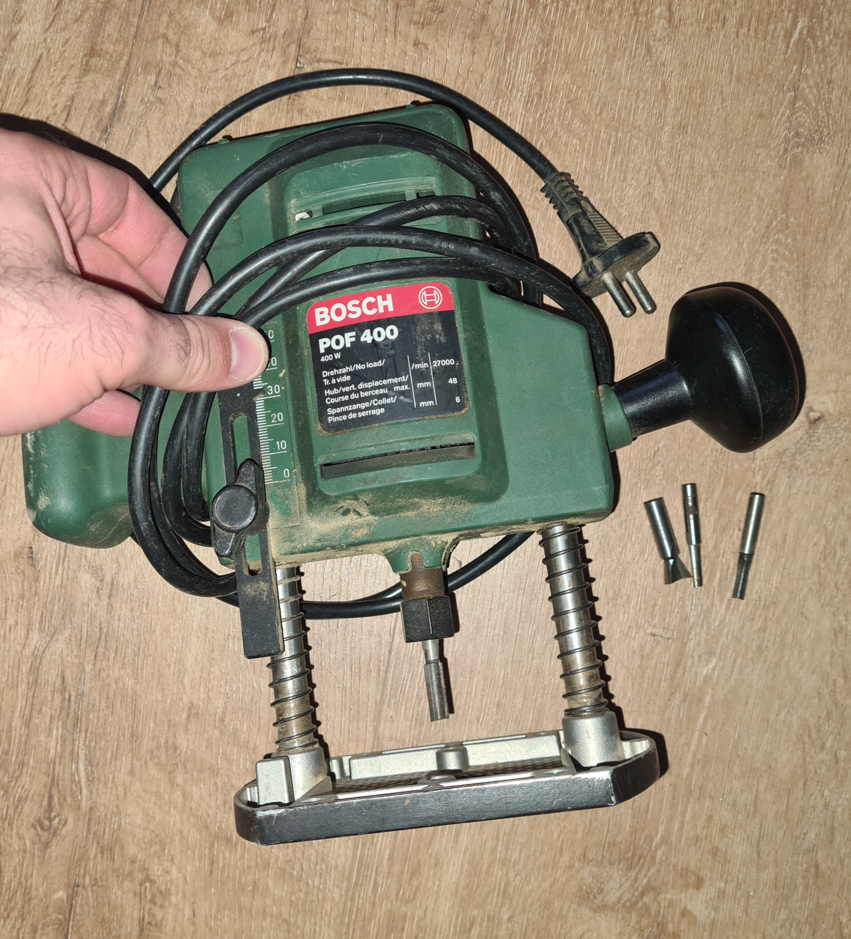 Bosch POF 400 Oberfräse Modell POF 400 400 W 220V Netzbetrieb mit Fräser – Bild 1