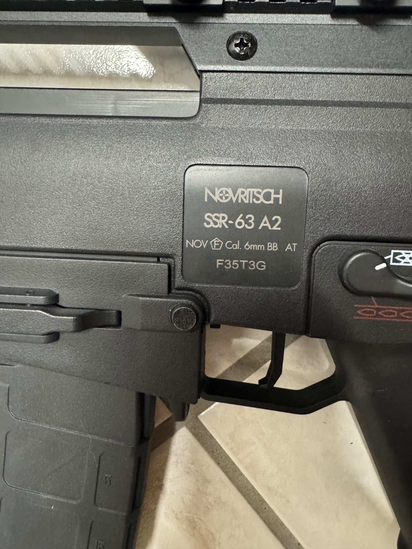 NOVRITSCH SSR63 A2 AEG + 3 Magazine + LPVO + Chest Rig + umfangreiches Zubehör – Bild 2