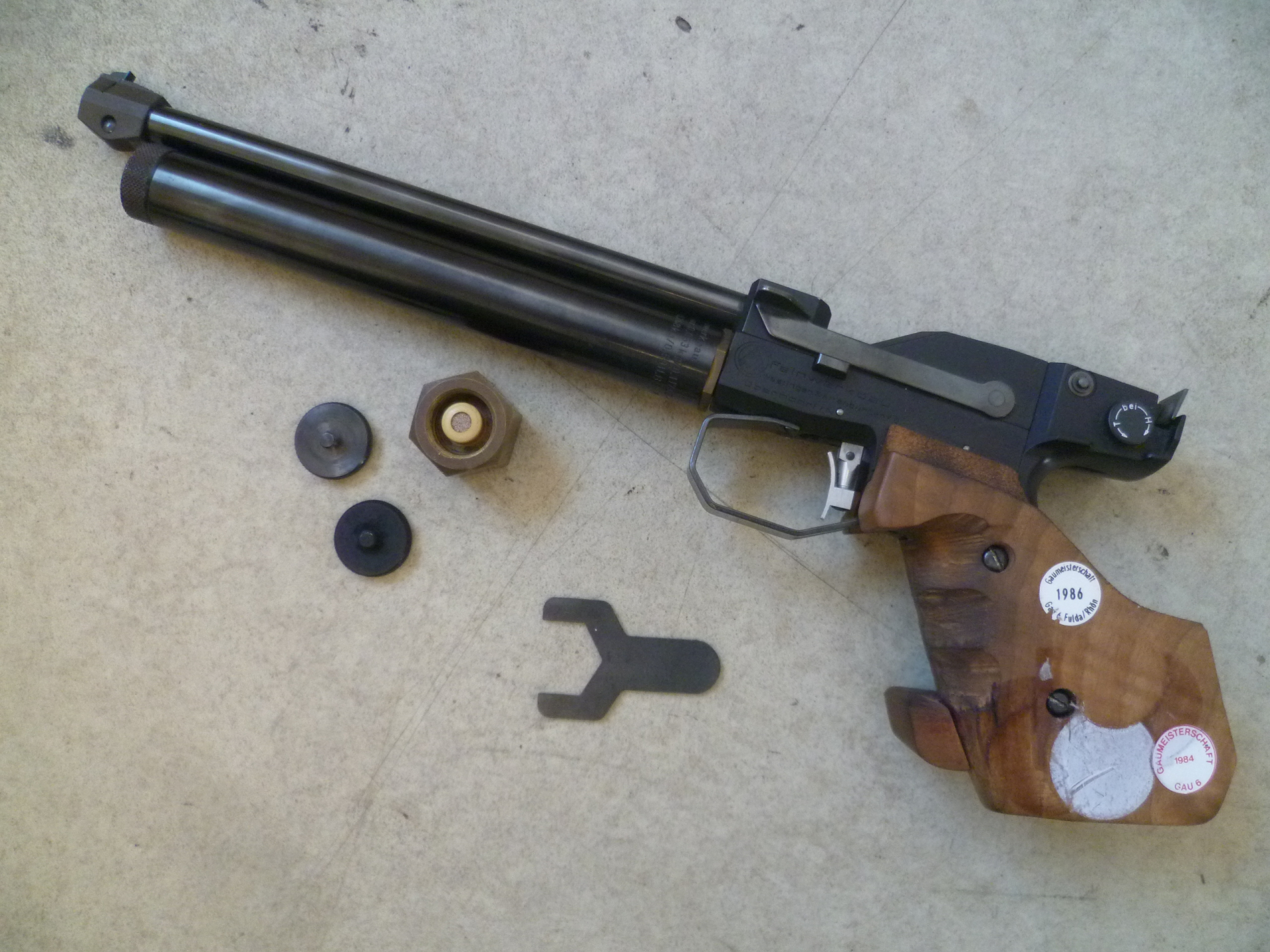 Matchluftpistole CO2 Feinwerkbau Modell 2 – Bild 1