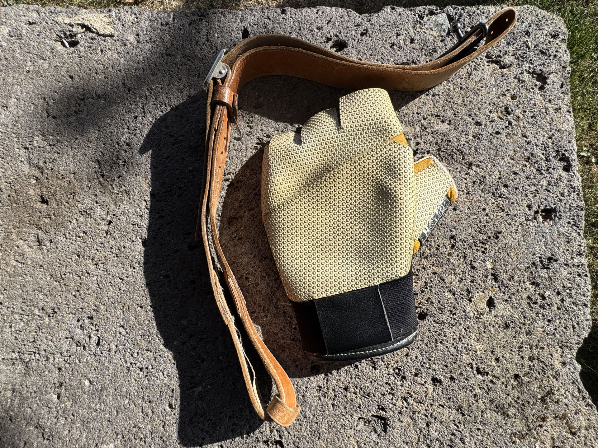 Schießhandschuh + Riemen – image 2