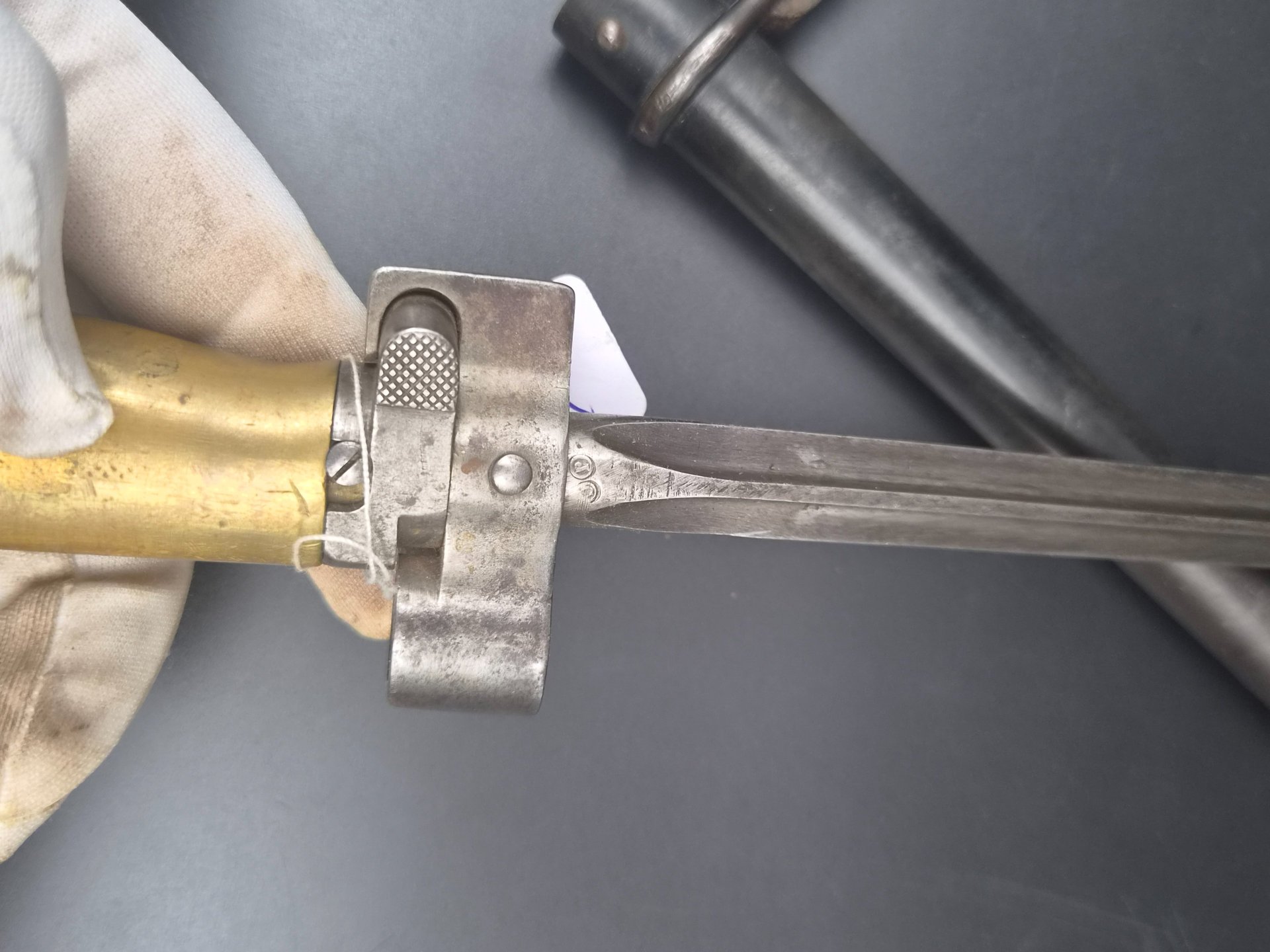 Französisches Degen-Bajonett M 1886-15 Lebel mit Scheide – Bild 3