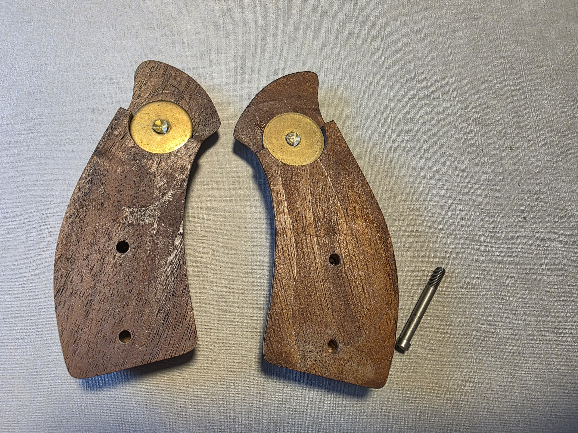 Erma 77 original Griffschallen – Bild 2
